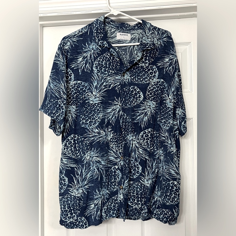 Short sleeve, light and comfortable shirt